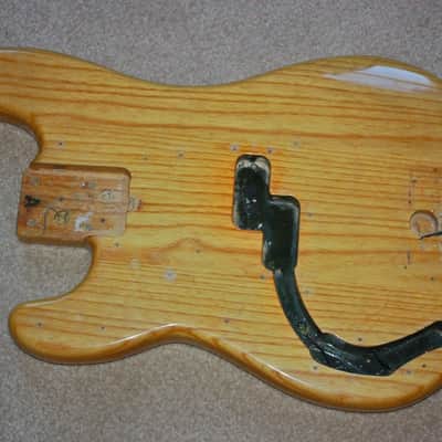 1975 1976 1977 1978 Fender Precision bass left handed lefty left-handed bass 6 lb 8 oz body natural image 1