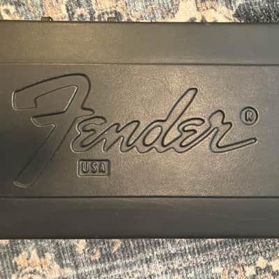 Fender Vintage Molded Hardshell Case for Strat or Tele 70s-80s - Black image 18