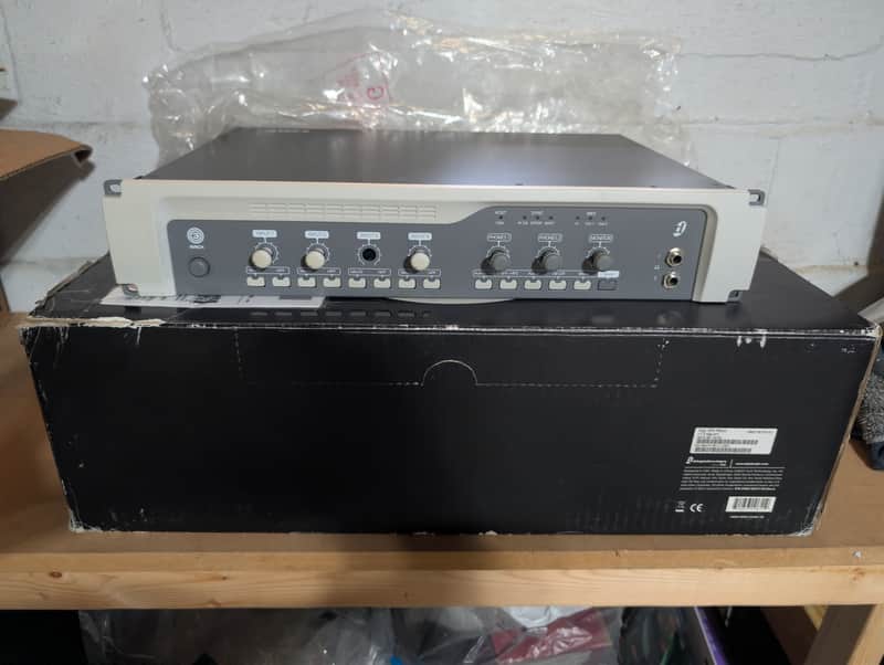 Digidesign Digi 003 Firewire Interface with 8 Mic Pres 2000s - Gray image 1