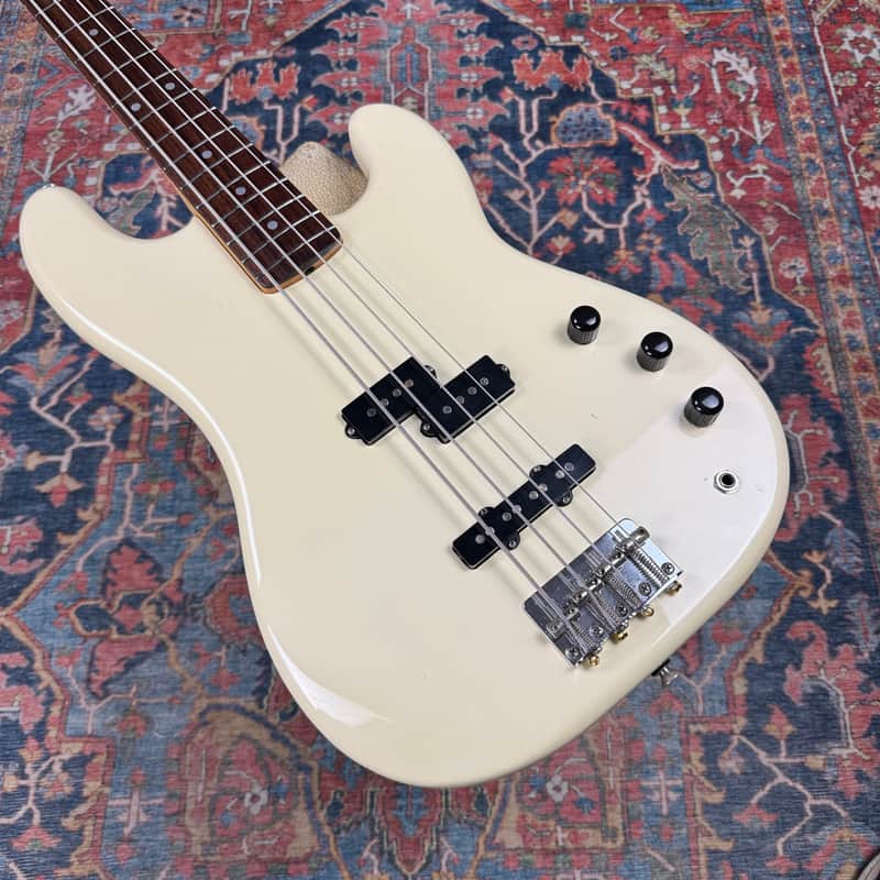 R*i様 Fender Jazz Bass Special 本体 ホワイト R*i様 Fender Jazz