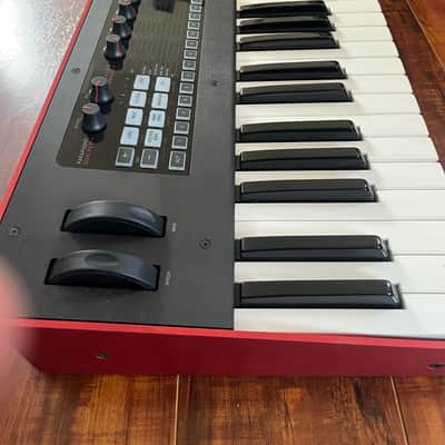 IK Multimedia UNO Synth Pro 37-Key Analog Synthesizer 2021 - Black image 2