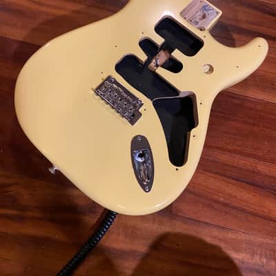 Fender Butter Cream Yellow Player Strat Stratocaster Alder Body 2 Point Bridge image 1