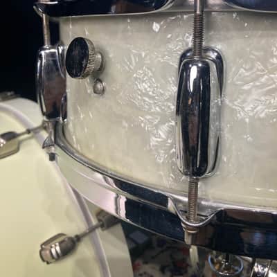 Slingerland - 1960s 5x14" White Marine Snare Drum. #140 , 8-Lug 3-Ply image 4