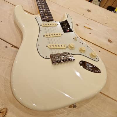 FENDER American Vintage II 1961 Stratocaster, Rosewood Fingerboard, Olympic White image 12