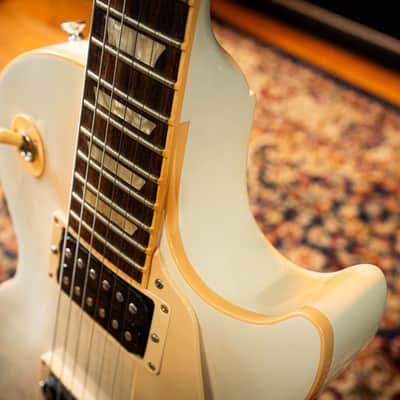 Gibson Les Paul Signature T with Min-ETune Robot Tuners 2013 - Alpine White Burst image 7