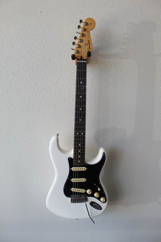 Mint Condition 2026 Fender Player II Stratocaster Electric Guitar - Polar White image 1
