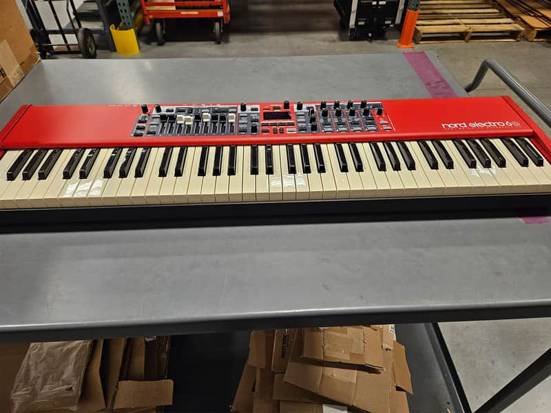 Immagine Nord ELECTRO-6D-SW7-BLM-1 Stage Keyboard,73 Keys, Semi-Weighted [Open Box] - 1