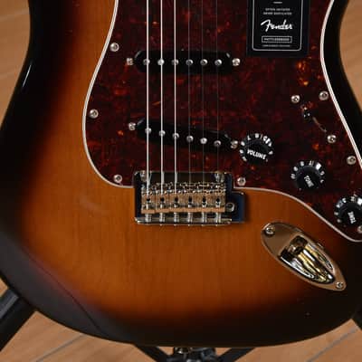 Fender Player Series Limited Edition Tortoise Shell Pickguard Stratocaster Maple Neck 3 Tone Sunburst image 8