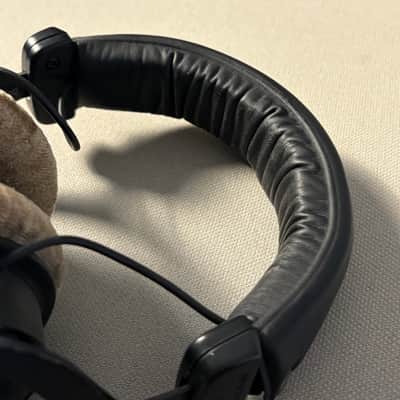 Beyerdynamic DT 770 PRO 80 Ohm Studio Headphones - For Parts/Repair, R Driver image 8