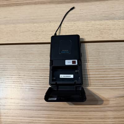 Shure PGXD14 Wireless Instrument System (Band X8: 902 - 928 MHz) 2022 - Present - Black image 4