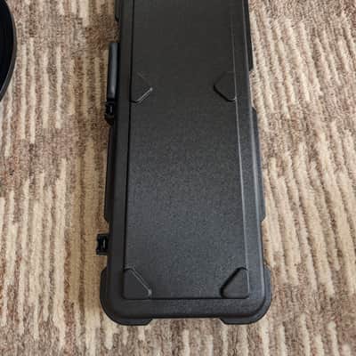 SKB 1SKB-66 Deluxe Electric Guitar Rectangular Hard Case with TSA Latches - Black image 5