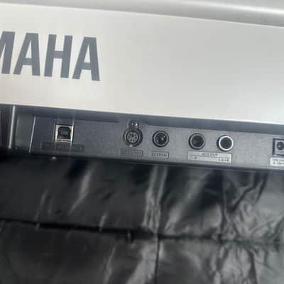 Yamaha P-225 88-key Digital Piano 2023 - Present - White image 3