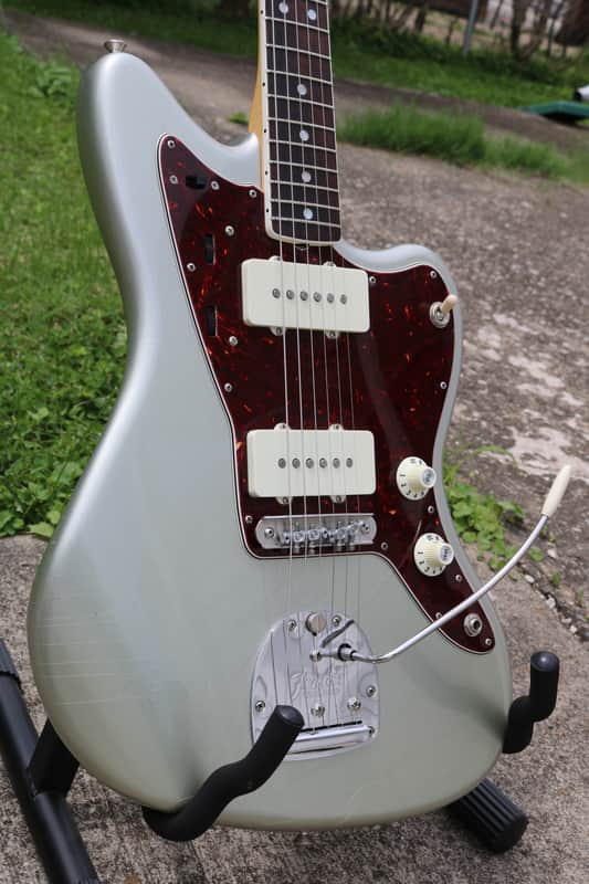 Fender American Vintage "Thin Skin" '65 Jazzmaster 2016 - 2018 - Inca Silver image 1