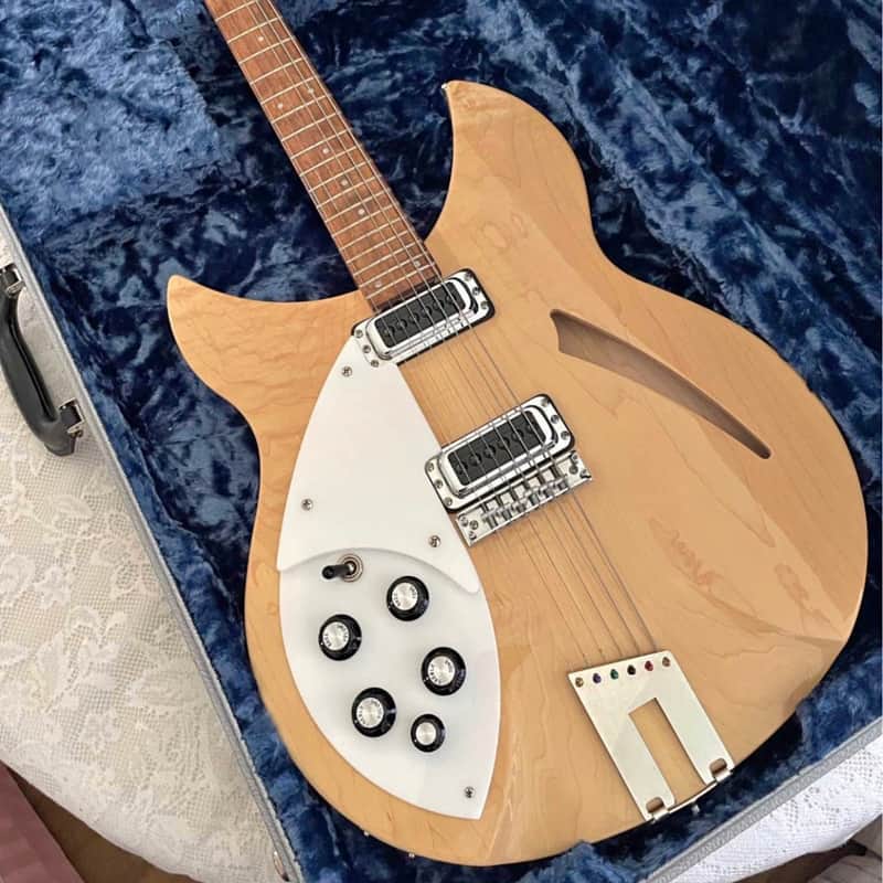 Rickenbacker 330 2012 - Present - Mapleglo