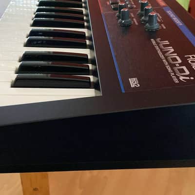 Roland Juno-Di Portable 61-key Mobile Synthesizer Synth image 4