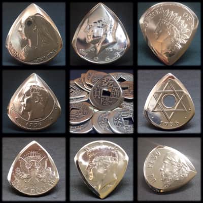 Handcrafted Plectrum.....5 yen Brass Coin Guitar Pick. image 3