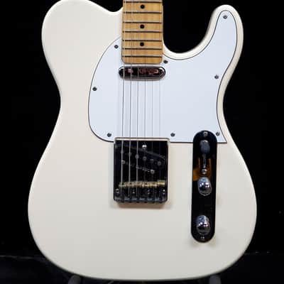 G&L Tribute Series ASAT Classic 2016 - Classic White w/FREE Set Up image 1