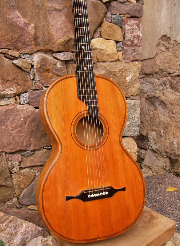 Antique 'Russian' seven-string guitar ca. 1890 -Restored image 1