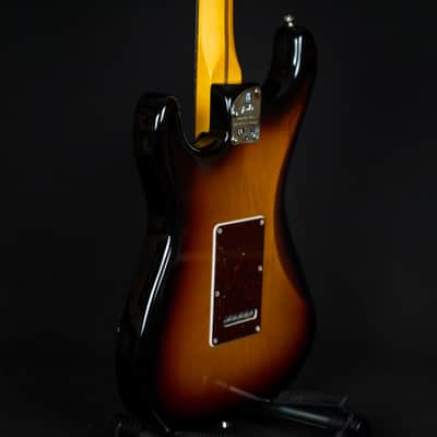 Fender American Professional II HSS Stratocaster Rosewood Fingerboard 3-Color Sunburst 2022 (US22110852) image 6