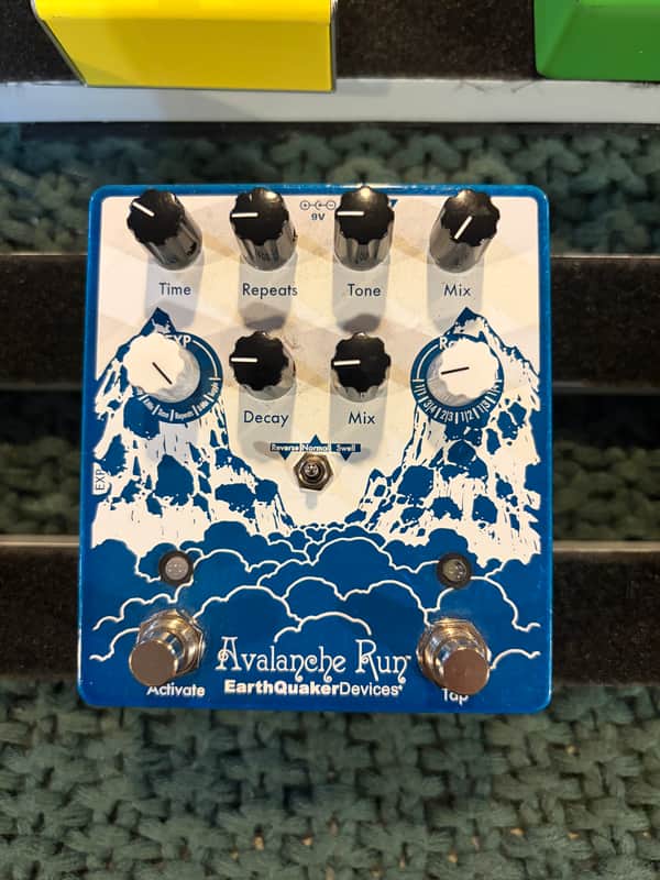 EarthQuaker Devices Avalanche Run Stereo Reverb & Delay with Tap Tempo V2