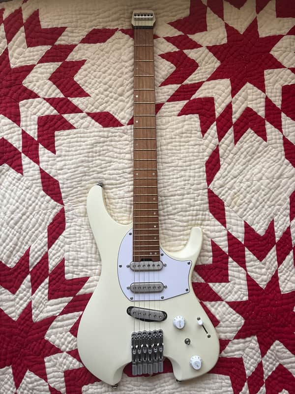 Ibanez ICHI10-VWM Ichika Nito Signature Quest 2021 - Vintage White Matte