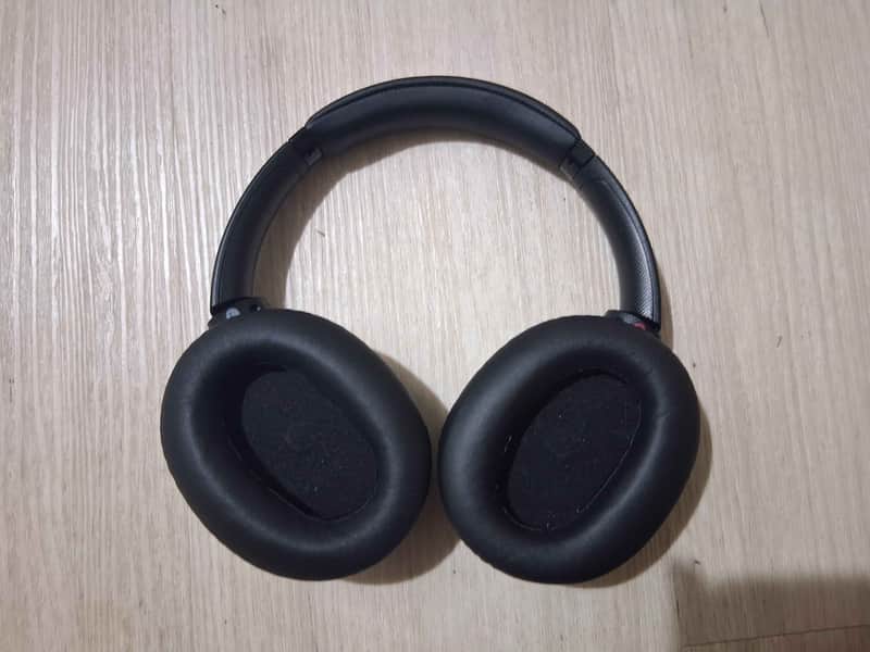 Sony WH-CH710N Wireless Noise-Canceling Over-Ear Headphones (Black) image 1