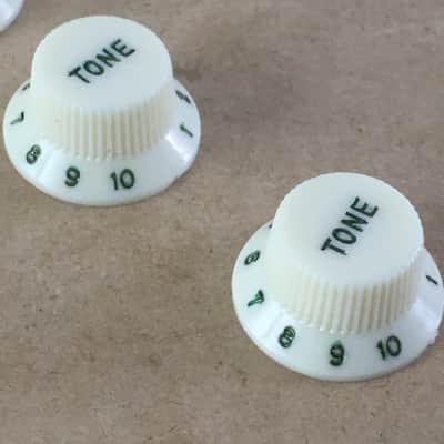 Fender American Vintage White Green Font Reissue Strat 3 Knobs Complete Set + Tip Pale Mint image 4