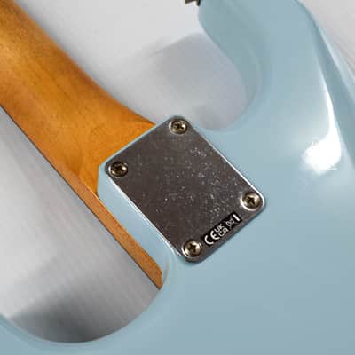 Fender Limited Edition Vintera II Road Worn '60s Stratocaster - Sonic Blue image 10