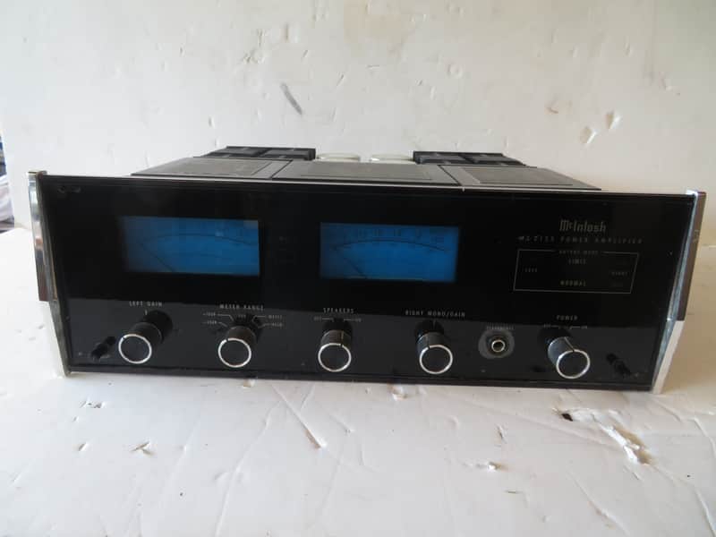McIntosh MC2125 Power Amplifier early 1970's - Glass and black image 1