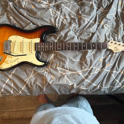 G&L Tribute Series Legacy with Rosewood Fretboard 2010 - Present - 3-Color Sunburst image 1