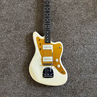 Squier J Mascis Jazzmaster with Rosewood Fretboard 2012 - 2017 - Vintage White