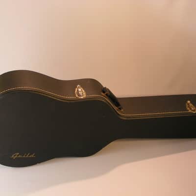 Original hardcase Guild Westerly 1990' dreadnought 6 or 12 cordes image 2