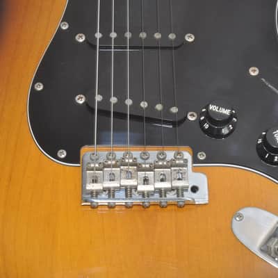 FERNANDES THE REVIVAL Stratocaster Electric Guitar Ref No 7168 image 4
