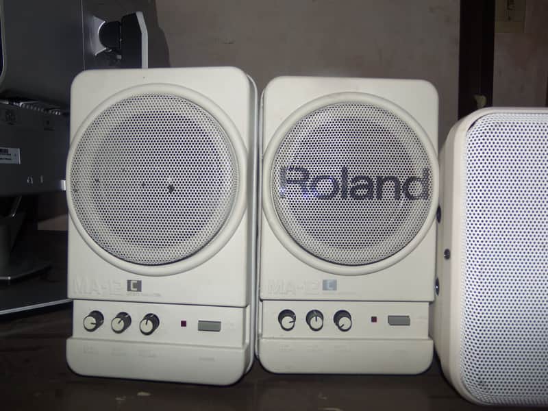 Roland MA-12C Studio Retro Computer Micro Monitors Speakers MA12C