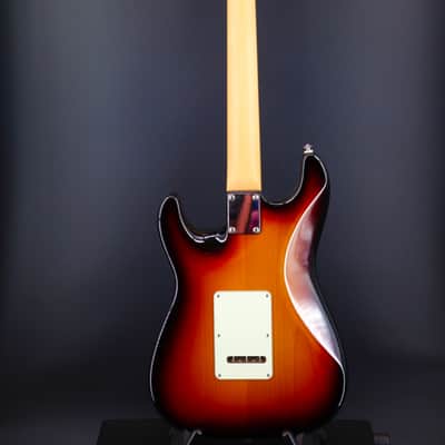 Suhr Classic S HSS with Maple Fretboard 2023 - 3 Tone Burst image 2