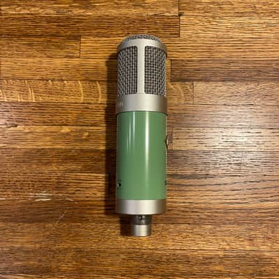 Universal Audio Bock 187 Large Diaphragm Cardioid Condenser Microphone imagen 5