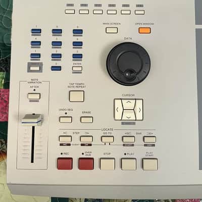 Akai MPC 2000XL Bundle, 32mb upgrade, 8 output expansion, Zip drive, Extra Disks image 11
