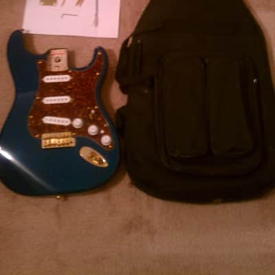 2006 Fender Deluxe Players Stratocaster Loaded Body With Soft Case image 1