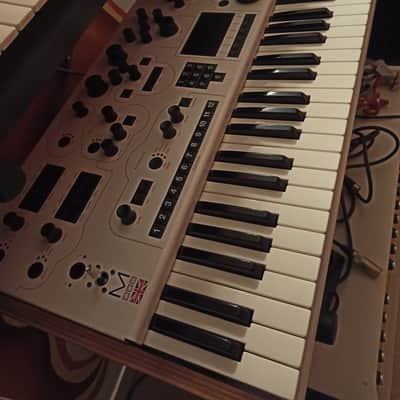Modal Electronics 002 12-Voice Analogue-Digital Hybrid Synthesizer 2010s - White