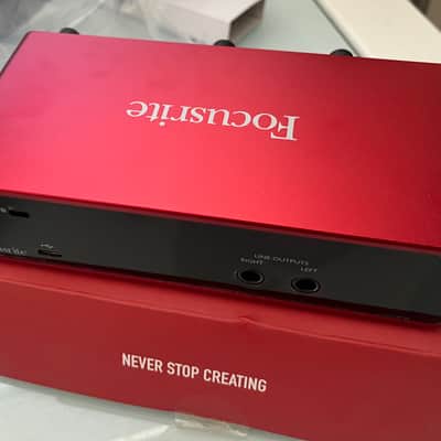 Focusrite Scarlett 2i2 3rd Gen USB Audio Interface 2019 - Present - Red / Black image 4