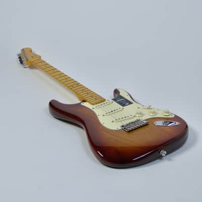 Fender American Professional II Stratocaster with Maple Fretboard - Sienna Burst image 13