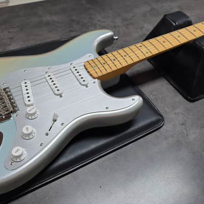 Fender H.E.R. Stratocaster BRAND NEW Limited Edition Artist Signature Custom Chrome Glow Anodized Aluminum 60s Vintage Spec Noiseless Pickups HER Strat Color Change Flip Flop Paint Guitar image 18