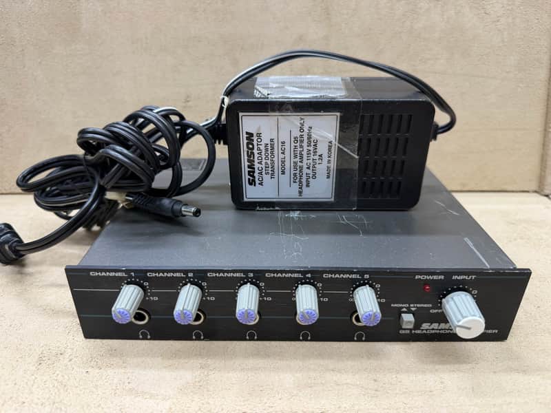Samson Q5 Headphone Amplifier