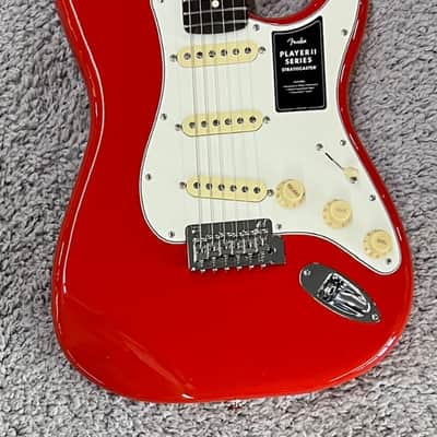 Fender Player II Stratocaster, Rosewood Fingerboard, Coral Red Finish  - MIM image 3