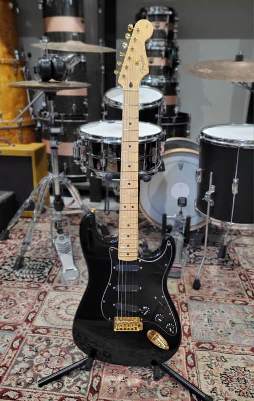 Fender Deluxe Series Stratocaster MIM w/ EMG Pick Ups - 2000s - Black/Gold W/ Gig Bag (C016-48) image 1
