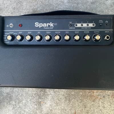Positive Grid Spark 40 40-Watt 2x4" Modeling Guitar Combo 2020 - Present - Black image 2