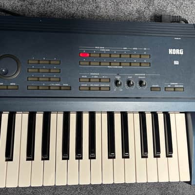 Korg Triton Extreme 61-Key 120-Voice Polyphonic Workstation 2005 - 2009 - Black image 7