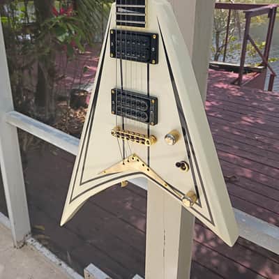 Jackson Pro Series RRT-3 Rhoads 2014 - Present - Ivory with Black Pinstripes image 2