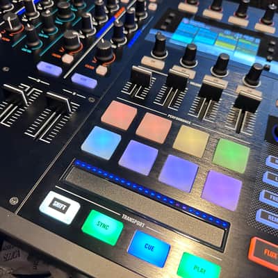 Native Instruments Traktor Kontrol S8 with Flight Case image 5