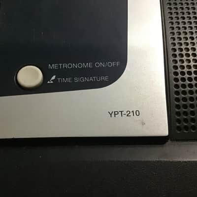 Yamaha YPT-210 2017ish - Black and Silver image 4